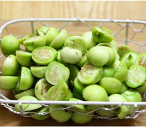 green white kermit african eggplant seeds